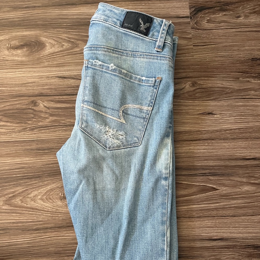 American Eagle Outfitters Light Blue Skinny Jeans - Distressed Pocket